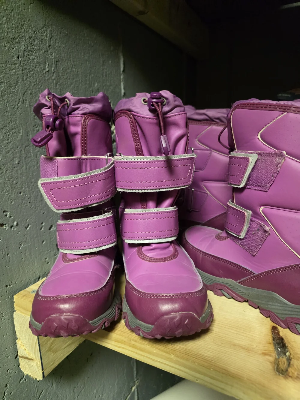 Lands' End Purple Kids Snow Boots with Hook-and-Loop Straps Size 2